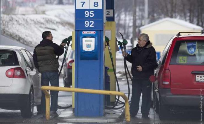 Заморозки цен на бензин не будет - на сколько еще вырастут цены на бензин в 2019 году: оценка экспертов и прогноз цен